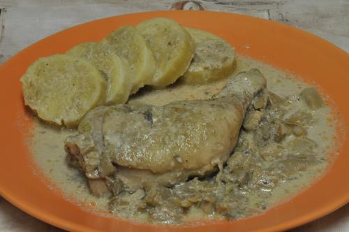 Jak uvařit kuře dušené v omáčce z hlívy? Snadné recept, připravený za 30 - 45 minut